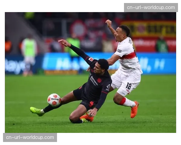 德甲直播：斯图加特半场3-0领先法兰克福，吉拉西梅开二度